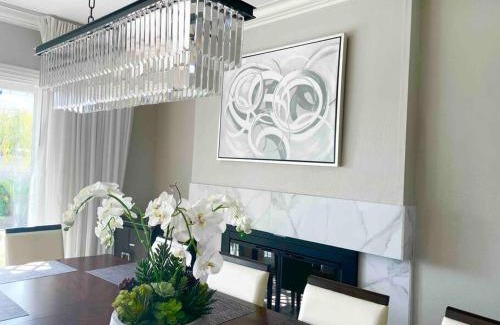 Hermosa Village Villa | Disneyland Paradise 6 BedRoom 4 Bathroom Pool Spa Games