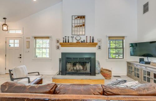 Hampton Bays House | Distinctive Hamptons Home with Pool Near Bay, Ocean