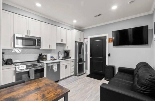Kingman Park Apartment | District Getaway+2Bed+1 Bath Condo+Private Parking