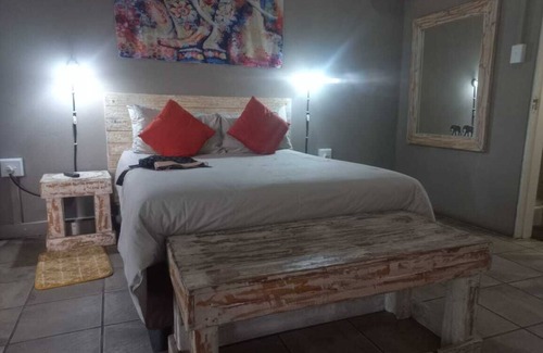 Shakawe Hotel | Dithapi Cottages