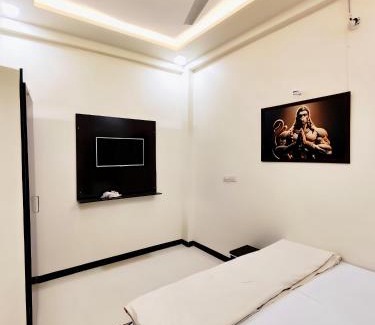 Ujjain Villa | Divine Stay - Luxurious Villa, By AP villas and Resorts