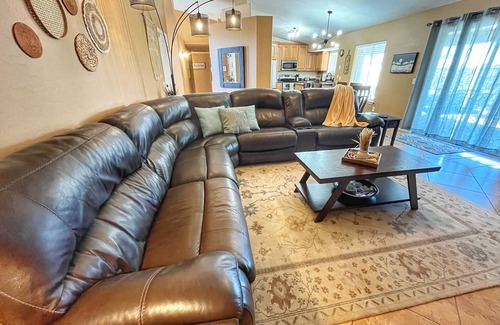 Mesa House | Diving Pool, Family Friendly & Pet Friendly @Cozy Mesa home close to everything!