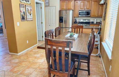 Mesa House | Diving Pool, Family Friendly & Pet Friendly @Cozy Mesa home close to everything!
