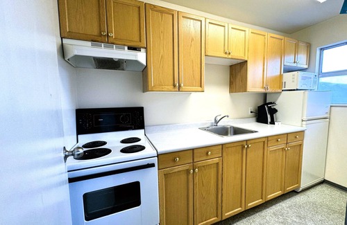Vernon Apartment | Divya Sutra Plaza and Conference Centre, Vernon, BC
