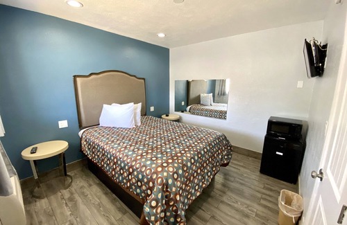 Compton Hotel | Dixie Motel