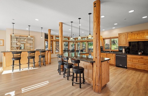 Incline Village House | Do not miss your chance to vacation at this five-bedroom, 5.5-bath mountain home