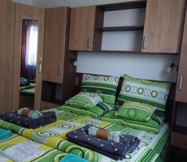 Dobra House | DOBRA RAKIJA - transit sleep