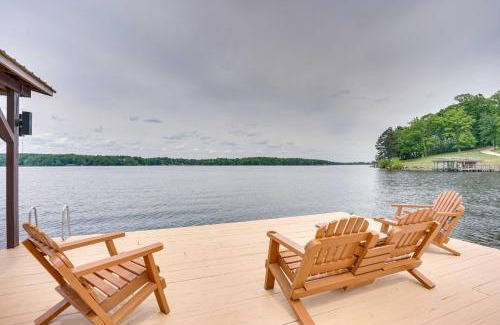 Roanoke Rapids House | Dock and Kayaks Lakefront Roanoke Rapids Home