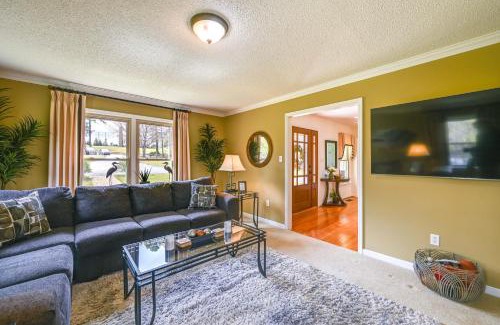 Roanoke Rapids House | Dock and Kayaks Lakefront Roanoke Rapids Home