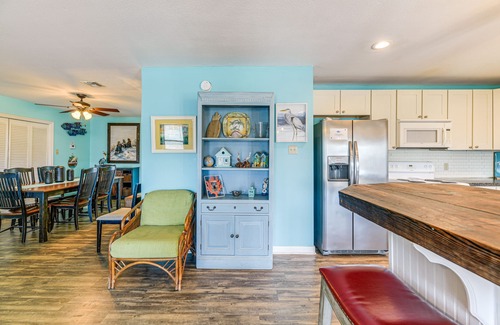 Palm Harbor House | Dock & Bay Access: Rockport Home on Canal