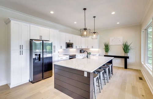 Milledgeville House | Dock + Views: Spacious Lake Sinclair Retreat