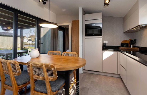 Delfstrahuizen House | Docklodge in Friesland with Private Mooring