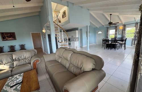 Discovery Bay Apartment | Dockside 3-bedroom Suite in Providenciales
