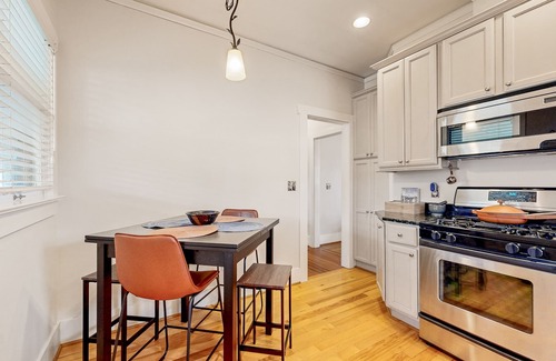 Rose City Park House | Dog-friendly Beaumont Craftsman with covered porch & yard - walk to bars/dining