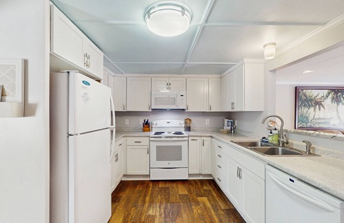 Harkers Island House | Dog-friendly coastal home with enclosed yard and boat parking available