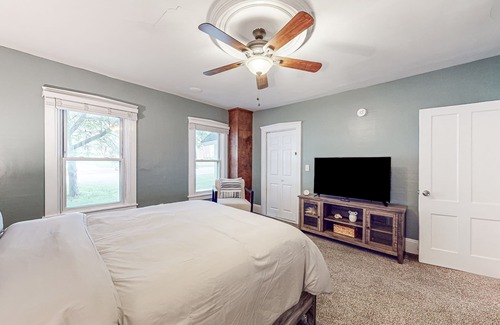 East Haven  Rutland County House | Dog-friendly duplex near Pico & Killington with firepit, back porch, streaming