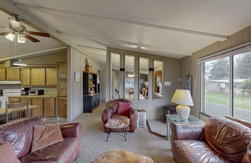 Coos Bay House | Dog-friendly home near the beach with entertainment & 2-acre fenced yard