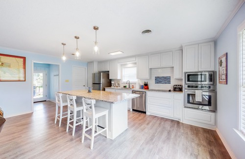 Kingsland House | Dog-friendly home w/a furnished patio, free WiFi, & central A/C- near cove