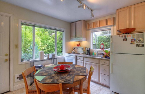 Guerneville House | Dog-friendly house with tranquil surroundings, deck, walk to the river