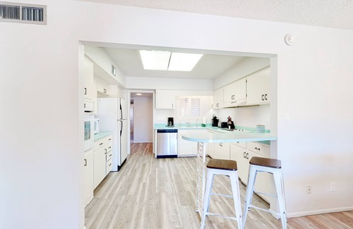 Scottsdale Country Acres House | Dog-friendly house with retro feel, pool, fireplace & patio - snowbirds welcome