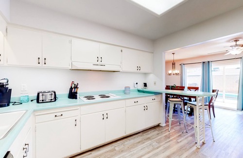 Scottsdale Country Acres House | Dog-friendly house with retro feel, pool, fireplace & patio - snowbirds welcome