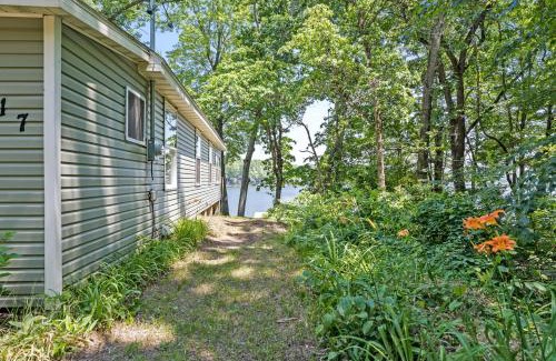 Pullman House | Dog-Friendly Idyllic Lakefront Home