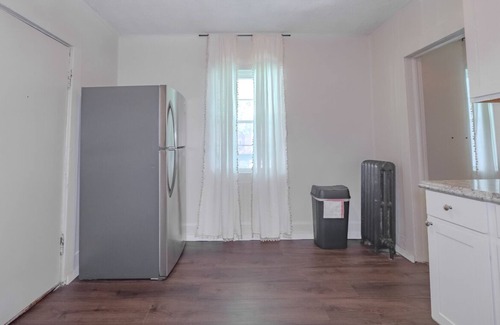 Lakewood Apartment | Dog-Friendly King Suites in Historic Birdtown