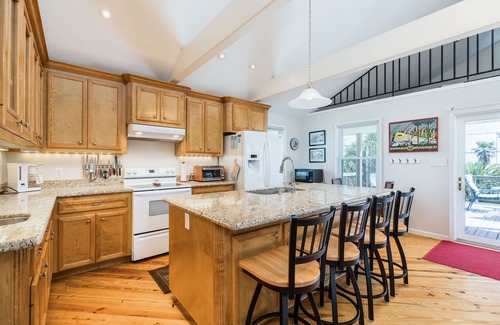 Bermuda Beach House | Dog-Friendly Oasis with Spacious Deck & Gulf Views - Walk to Beach