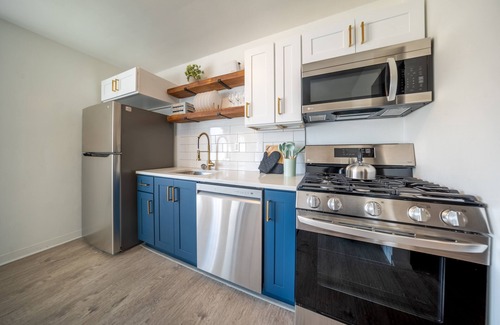 Madison-on-the-Lake House | Dog-Friendly Retreat Near Wineries/Spire/GOTL