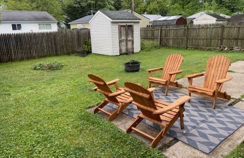Madison-on-the-Lake House | Dog-Friendly Retreat Near Wineries/Spire/GOTL