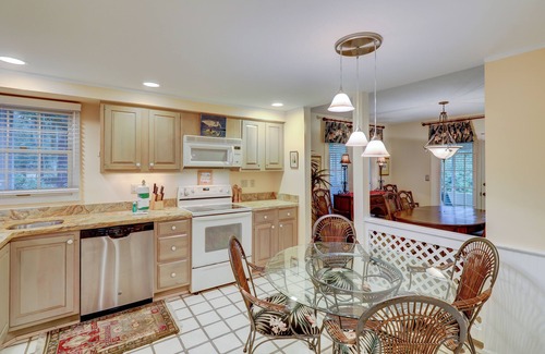Shipyard Plantation Condo | Dog-Friendly Villa with Pool, Tennis, Patio, Full Kitchen & Beach Nearby
