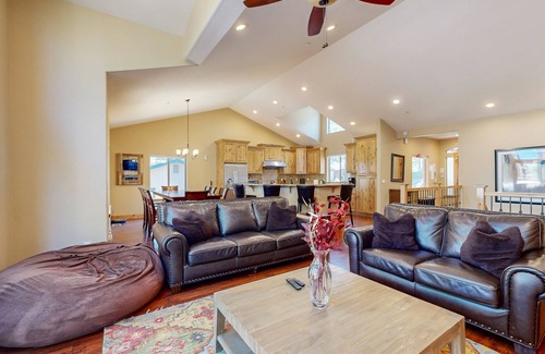Montgomery Estates House | Dog-friendly wooded retreat near skiing, beaches, dining w/2 living rooms & deck