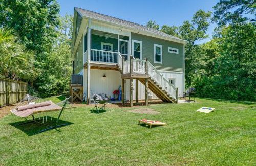 Myrtle Grove House | Dog-Friendly Wilmington Retreat about 7 Mi to Beach!