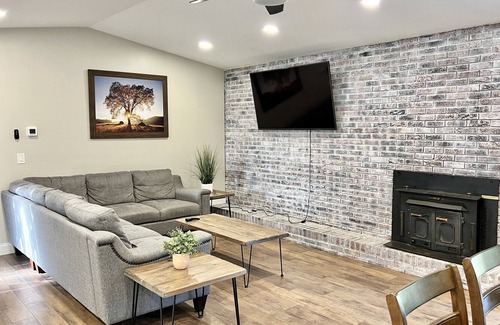 Duncan House | Dogwood 3Br Queen Suite in Duncan