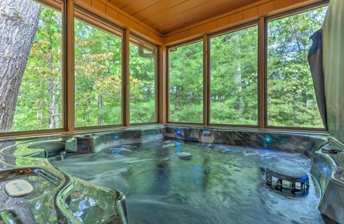 Morganton House | Dogwood Lodge - Dog Friendly w Hot Tub & Fire Pit