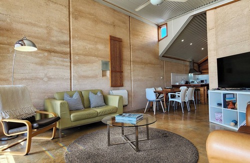 Ripon Apartment | doi's Ocean Front Apartments