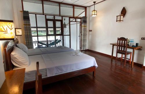 Don Khon House | Dokchampa Guesthouse