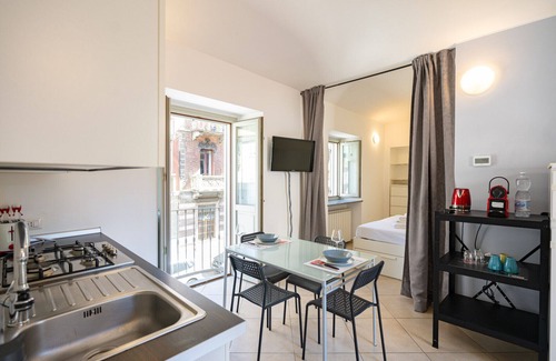 Vittoria Apartment | Dolce Rifugio, Ideal for Exploring the City