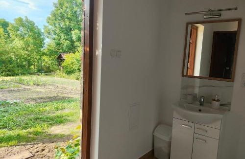 Goniadz House | Dolistówka Apartamenty, pole namiotowe, balia z jacuzzi, ogród warzywny dla gości, plac zabaw dla dzieci