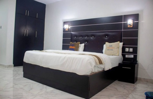 Onitsha Hotel | Dolly Hills Hotel