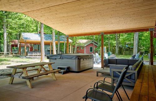 Fennville House | Dollybrook 6 Pet Friendly Community Pool Groups Welcome