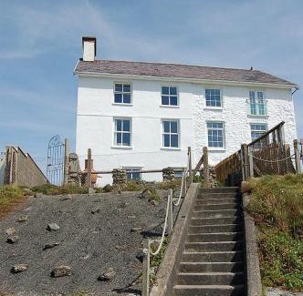 Tywyn House | Dolphin Beach House In Tywyn