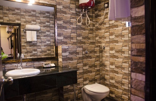 Madanpur Hotel | Dolphin Chocolate Inn