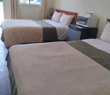 Tofino Hotel | Dolphin Motel