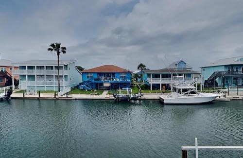 City-by-the Sea House | Dolphin Paradise