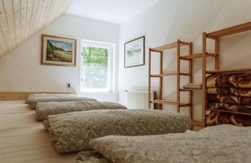 Cerknica Bed & Breakfast | Dom na Slivnici