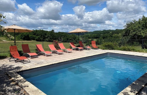 Sainte-Colombe-de-Villeneuve Cottage | Domaine de Villot - Gîte La Ferme
