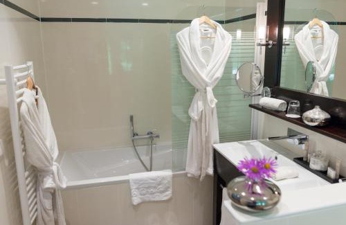 Neufmoutiers-en-Brie Hotel | Domaine de Bellevue, The Originals Relais