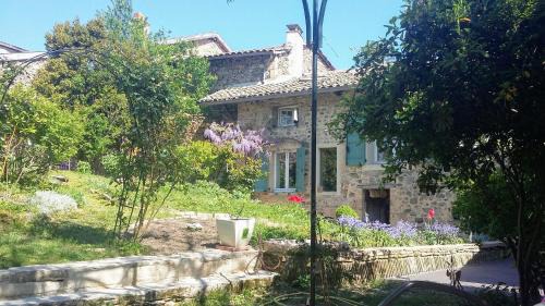 Jullie House | Domaine de la Fée-Licité