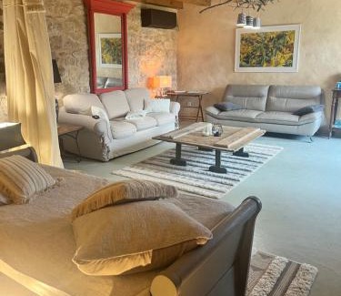 Castels House | Domaine de la Source